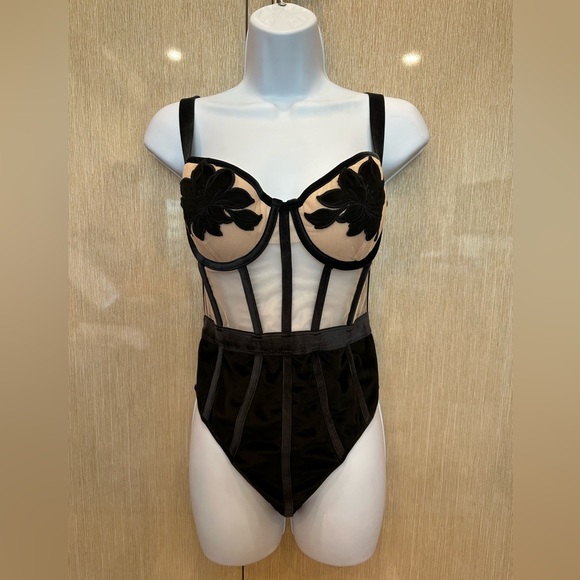 NWT VICTORIA"S SECRET Velvet appliqué teddy bodysuit - Picture 6 of 13